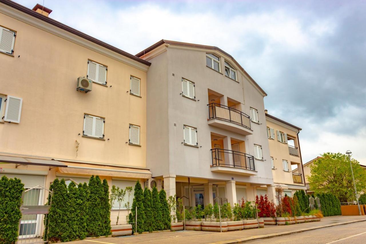 Apartment Botic Poreč Exteriör bild