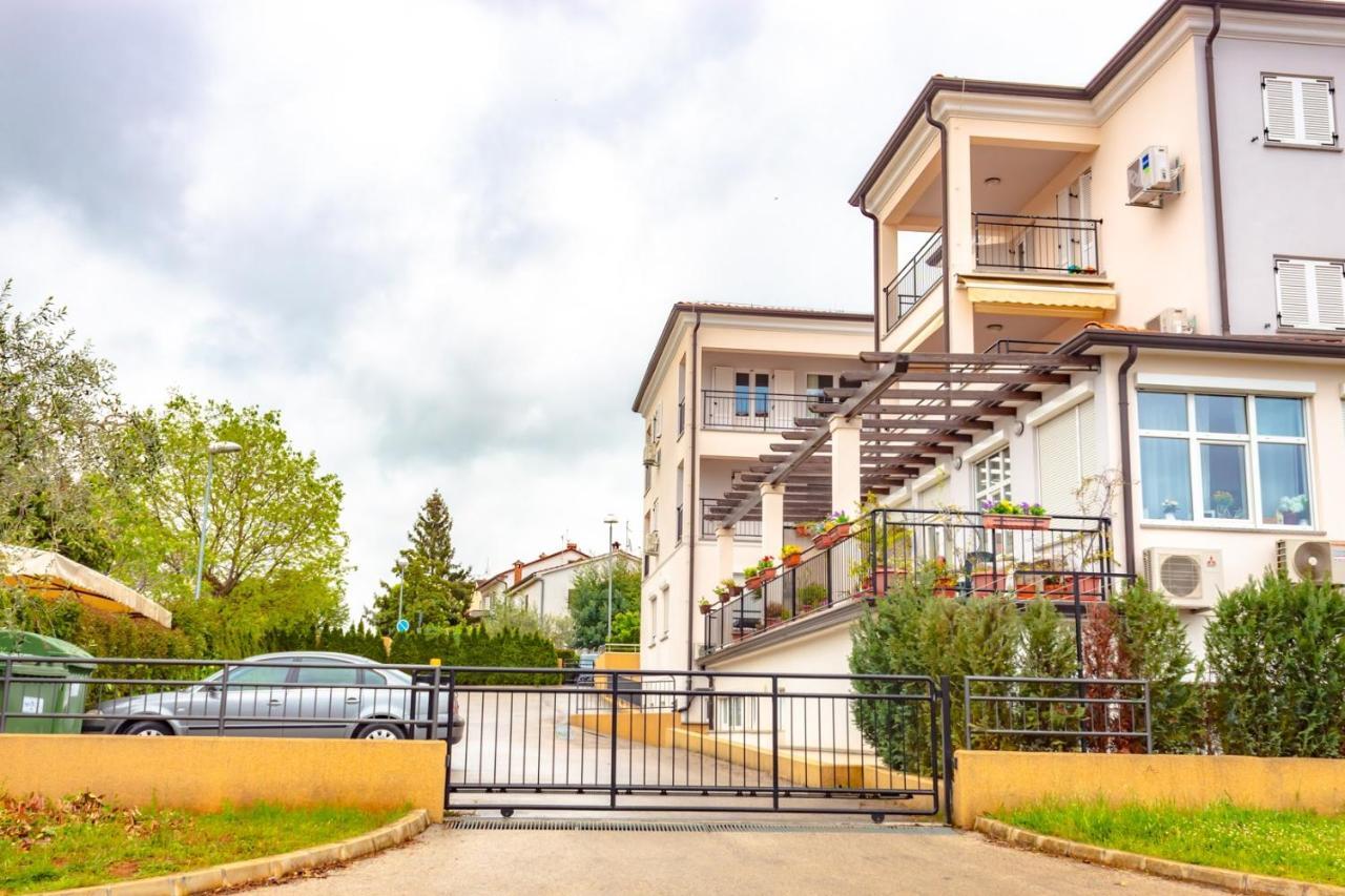 Apartment Botic Poreč Exteriör bild
