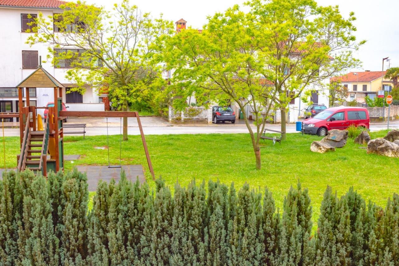 Apartment Botic Poreč Exteriör bild